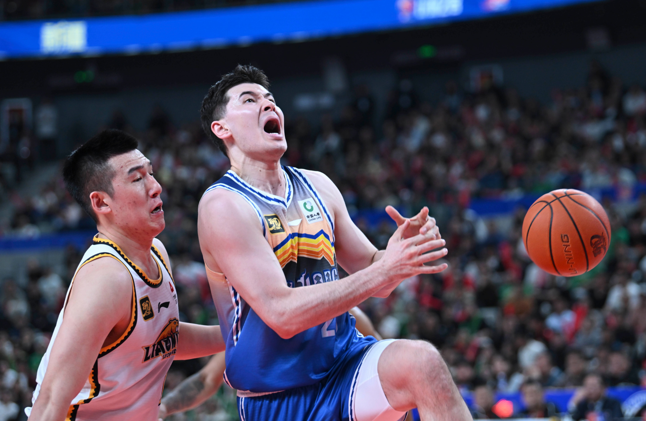 里程碑夜山东男篮篮板制胜;德国杯冲刺阶段刷纪录;压力陡增;训练强度明显提升的简单介绍-开云体育