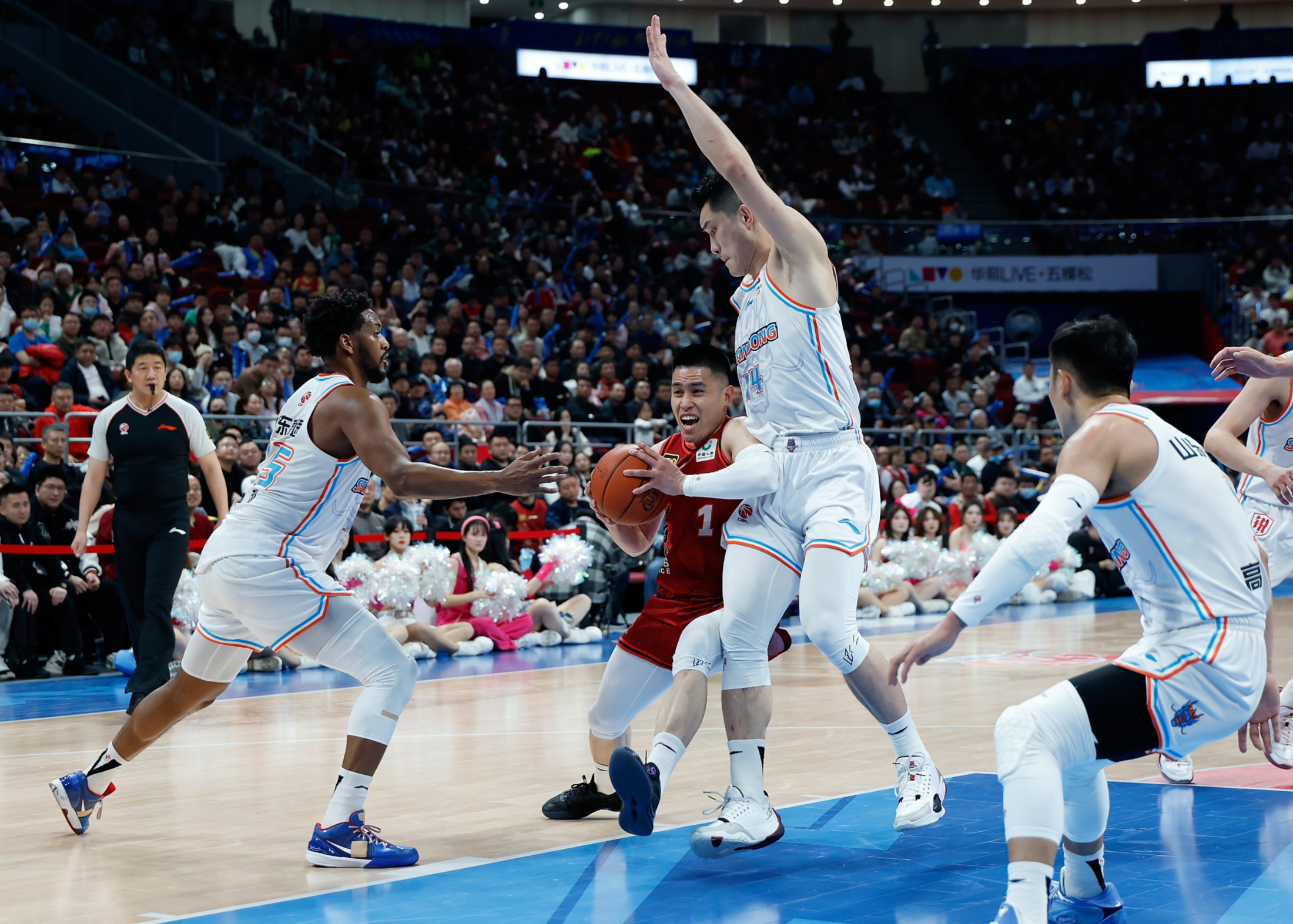 法兰克福迎欧篮联关键赛，清晨单刀错失，悬念犹存，训练强度明显提升的简单介绍-开云娱乐官网